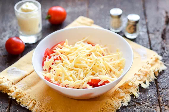 салат крабовые палочки помидоры сыр рецепт фото 4